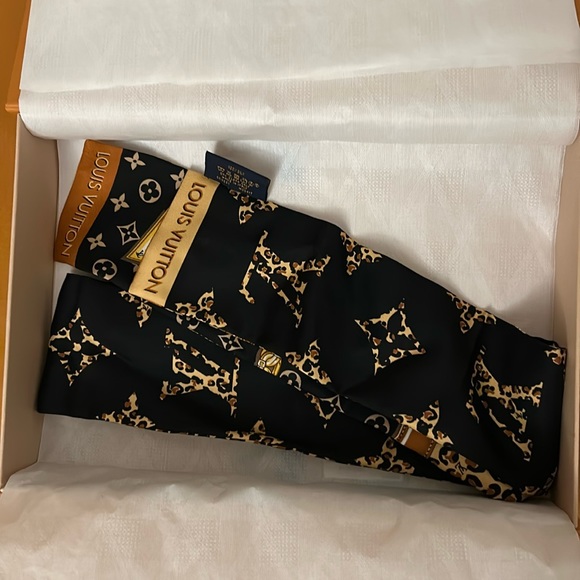 Louis Vuitton Leopard Bandeau - Picture 3 of 6